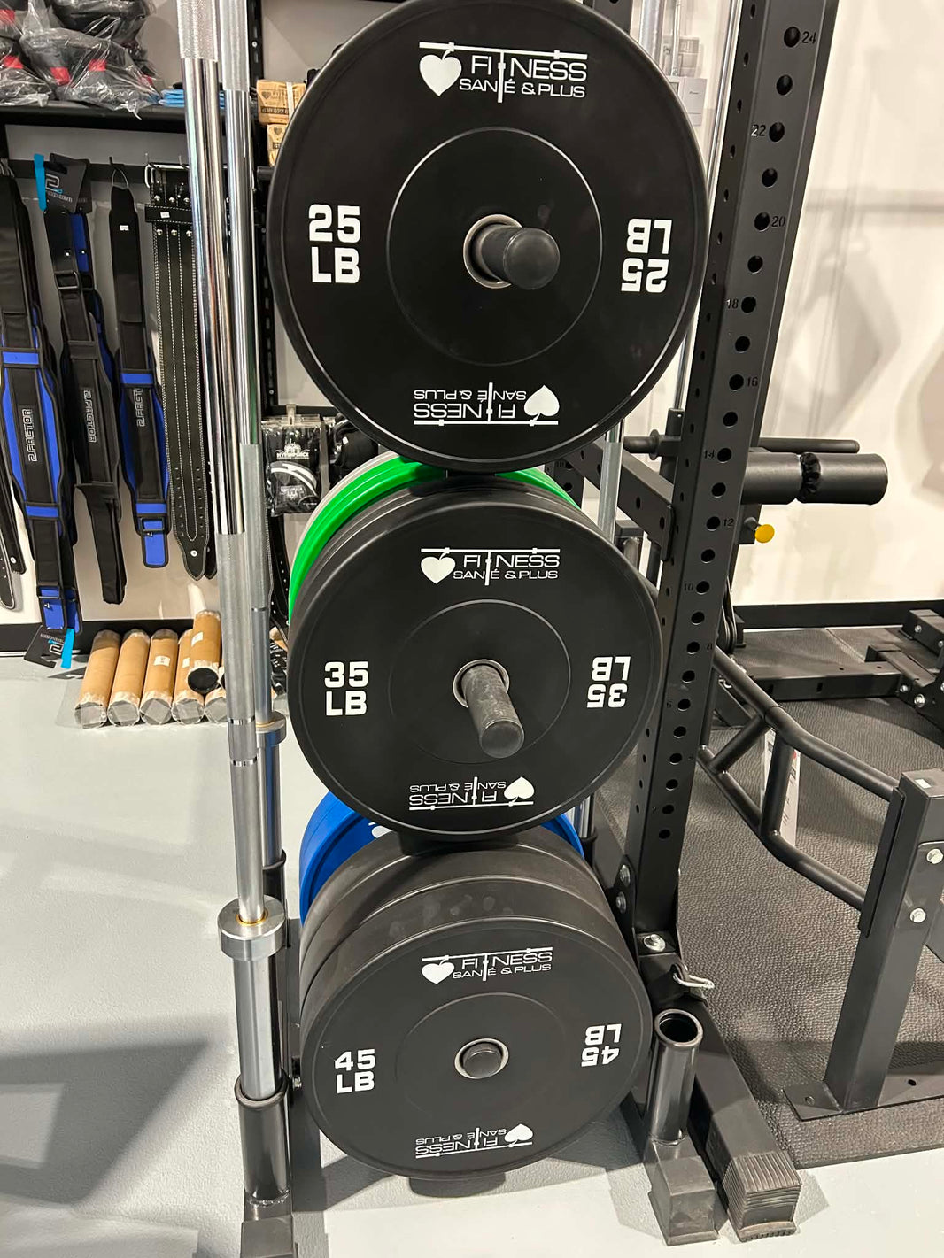 Ensemble de bumper plates olympique de 275lb ou 205lb avec barre (45 lb) et collets inclus